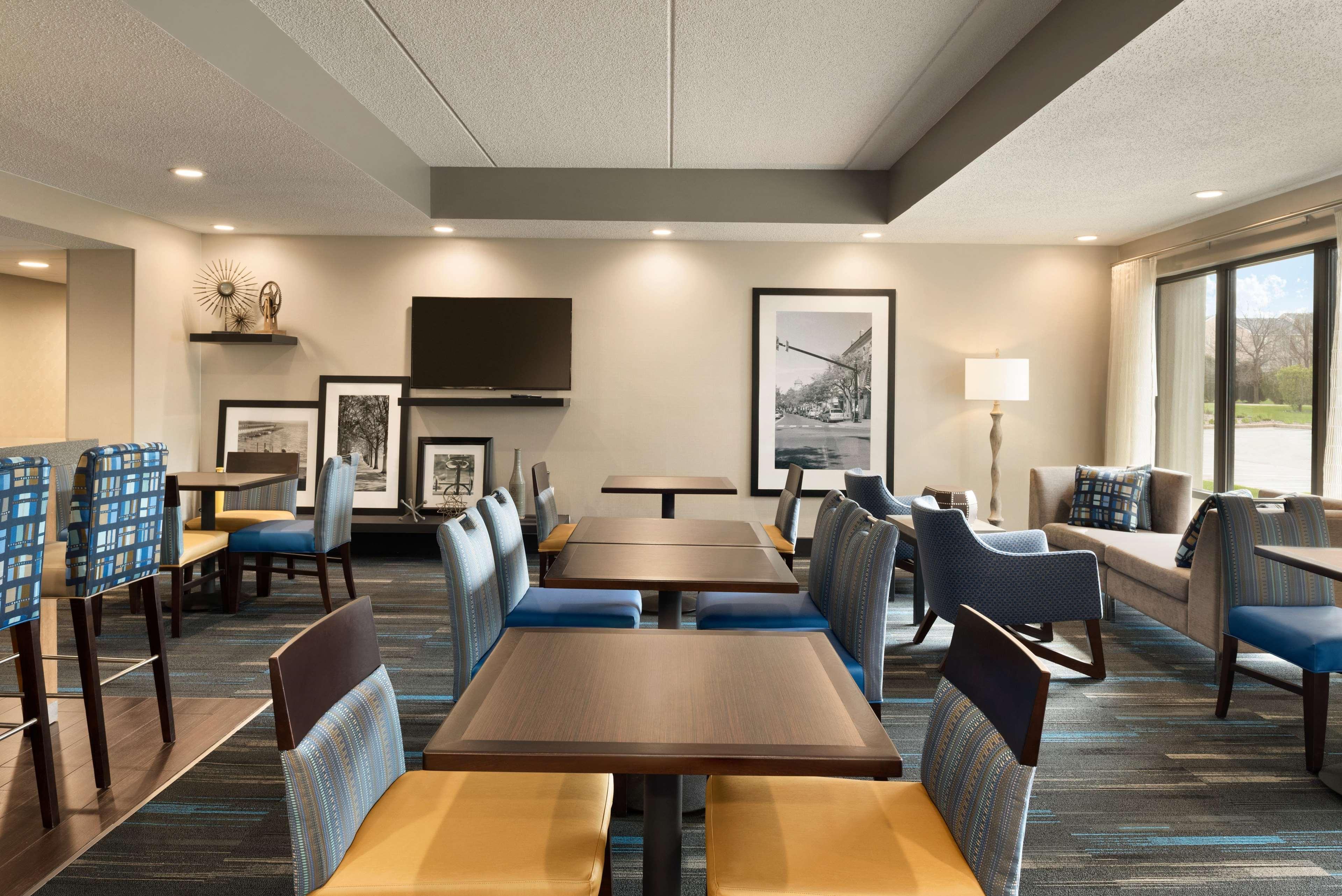 Hampton Inn Appleton-Fox River Mall Area Eksteriør billede