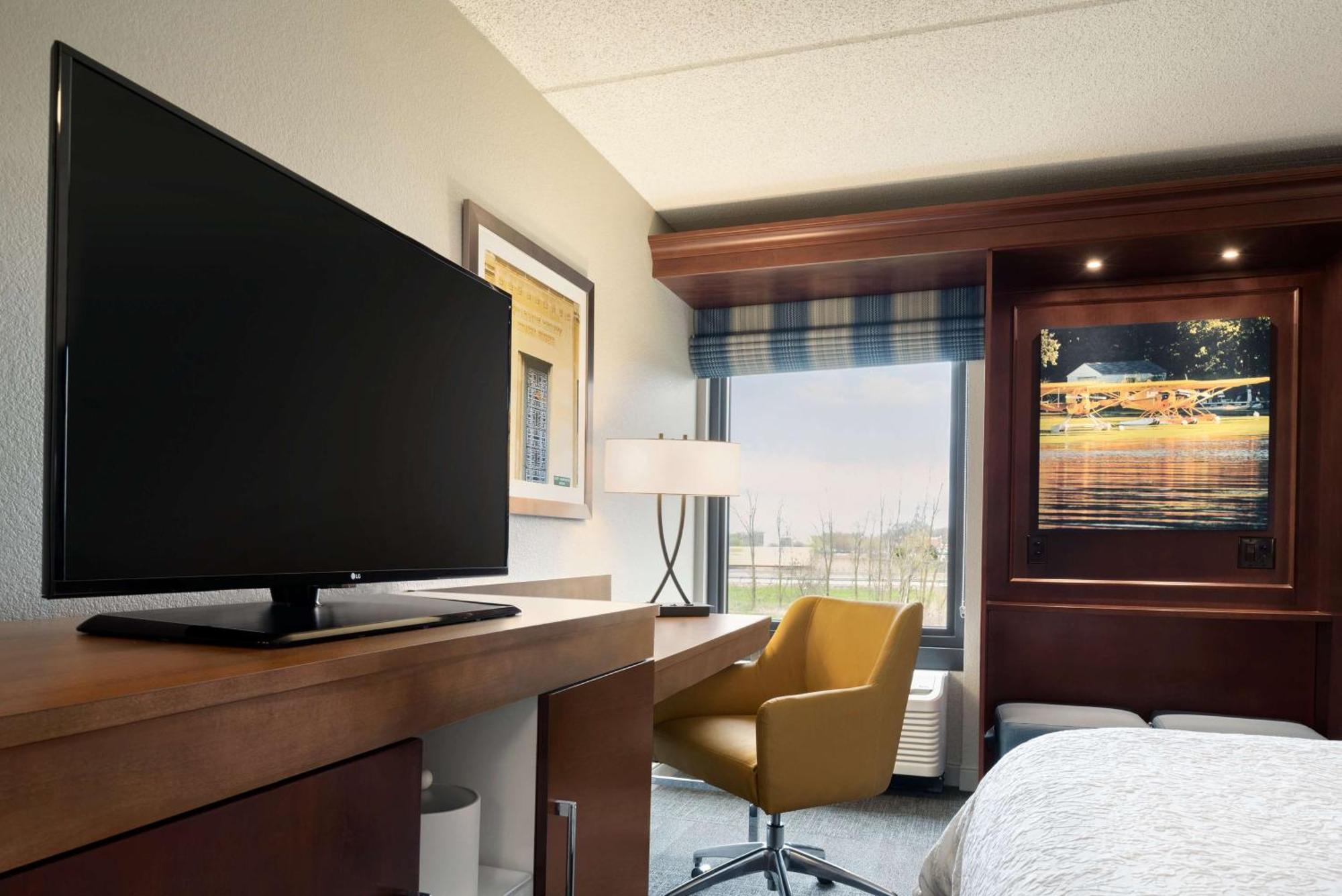 Hampton Inn Appleton-Fox River Mall Area Eksteriør billede